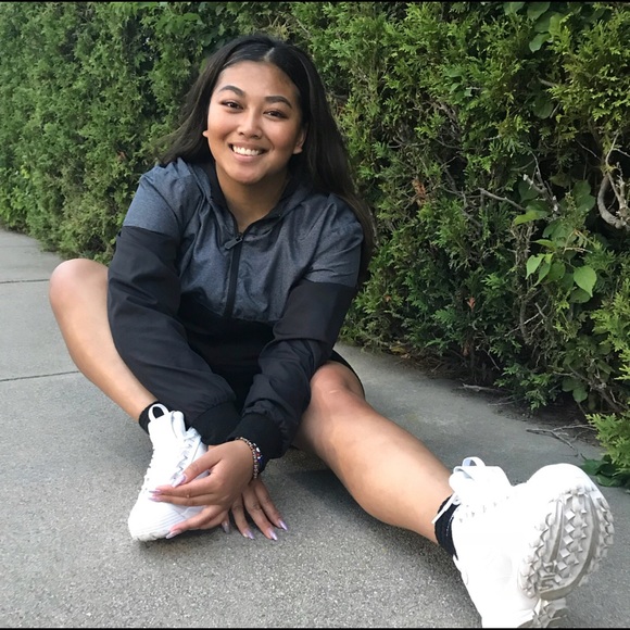 Meet your Posher, Kristine - Picture 3 of 5